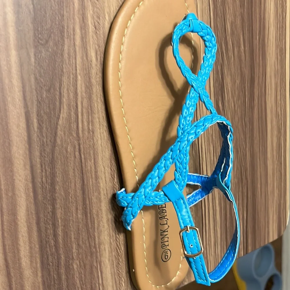 Sky blue thong sandals - Picture 8 of 11